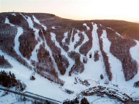 Ski Massachusetts .